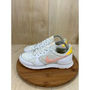 Nike Internationalist White Yellow Athletic Running Shoes Womens 9